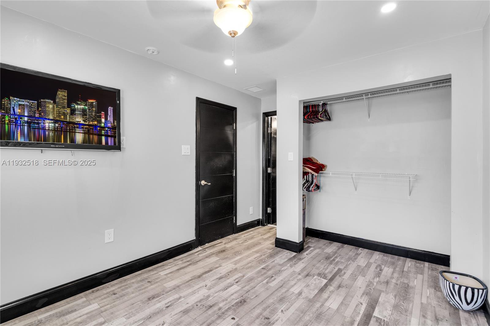 ODELL MANORS - Residential