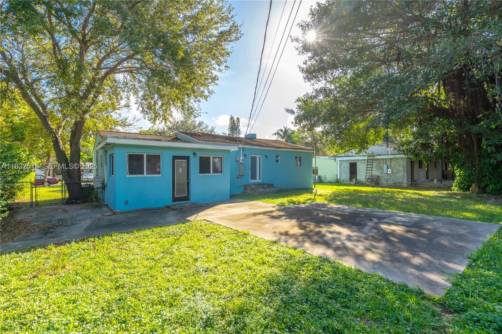 ODELL MANORS - Residential