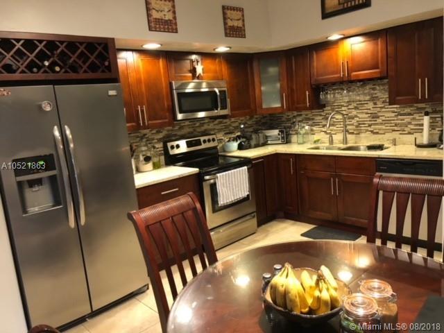 DEVON-AIRE VILLAS SEC 4 - Residential