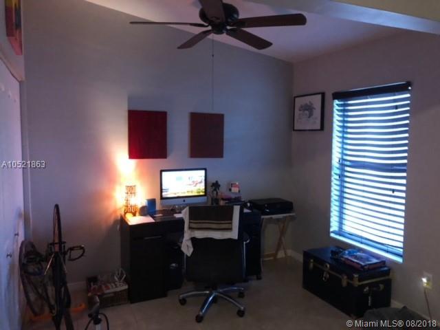 DEVON-AIRE VILLAS SEC 4 - Residential