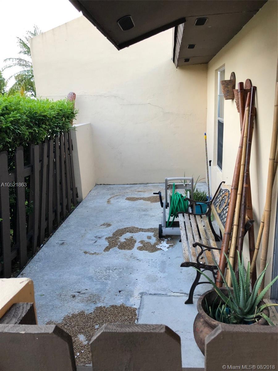 DEVON-AIRE VILLAS SEC 4 - Residential