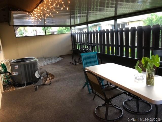 DEVON-AIRE VILLAS SEC 4 - Residential