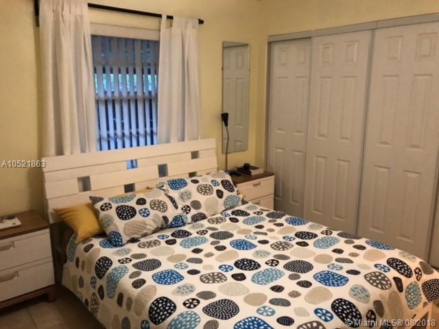 DEVON-AIRE VILLAS SEC 4 - Residential