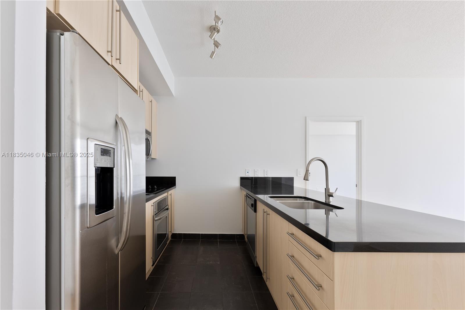 1111 SW 1st Ave 2822-N