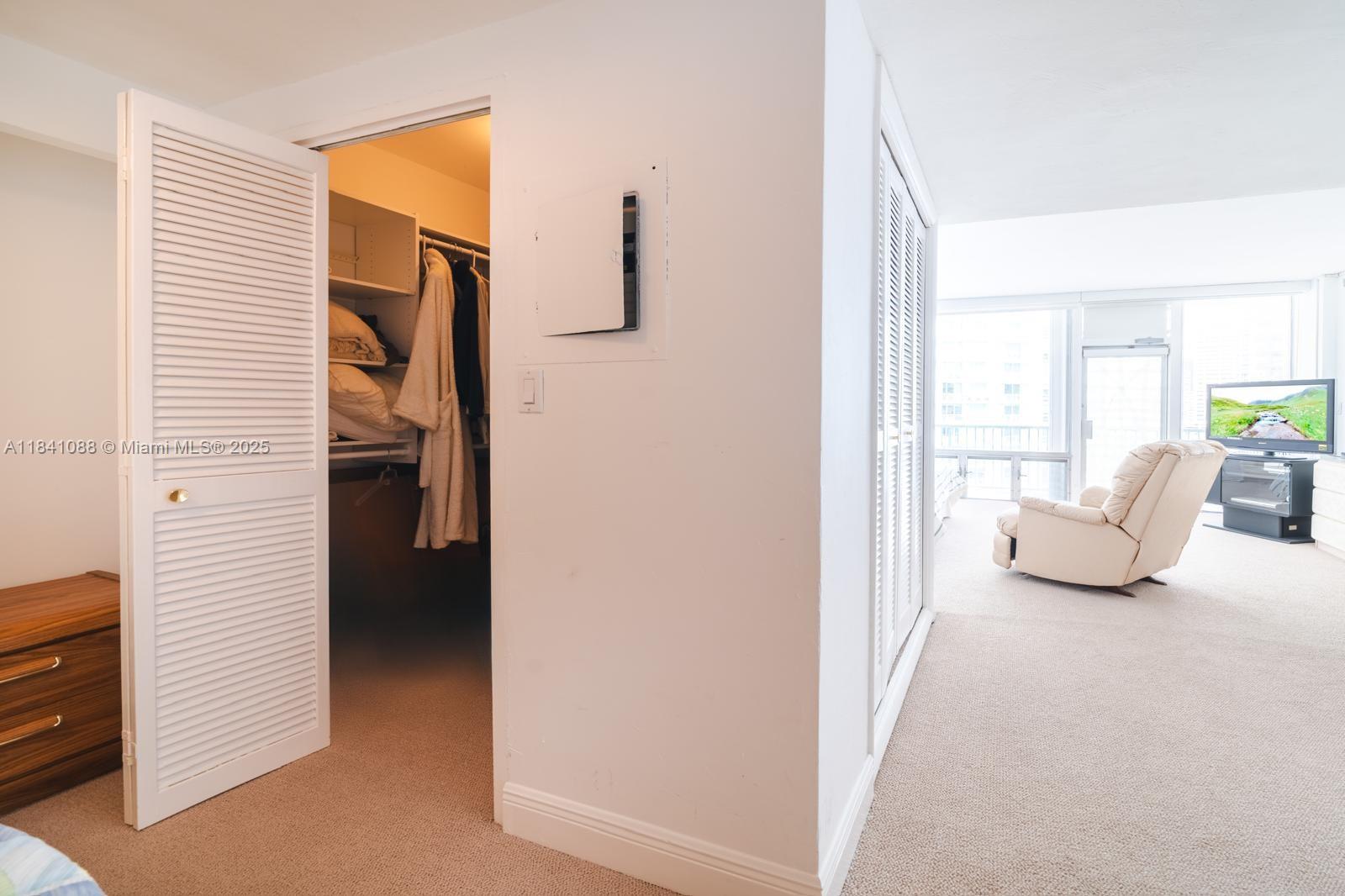 1408 Brickell Bay Dr 1415