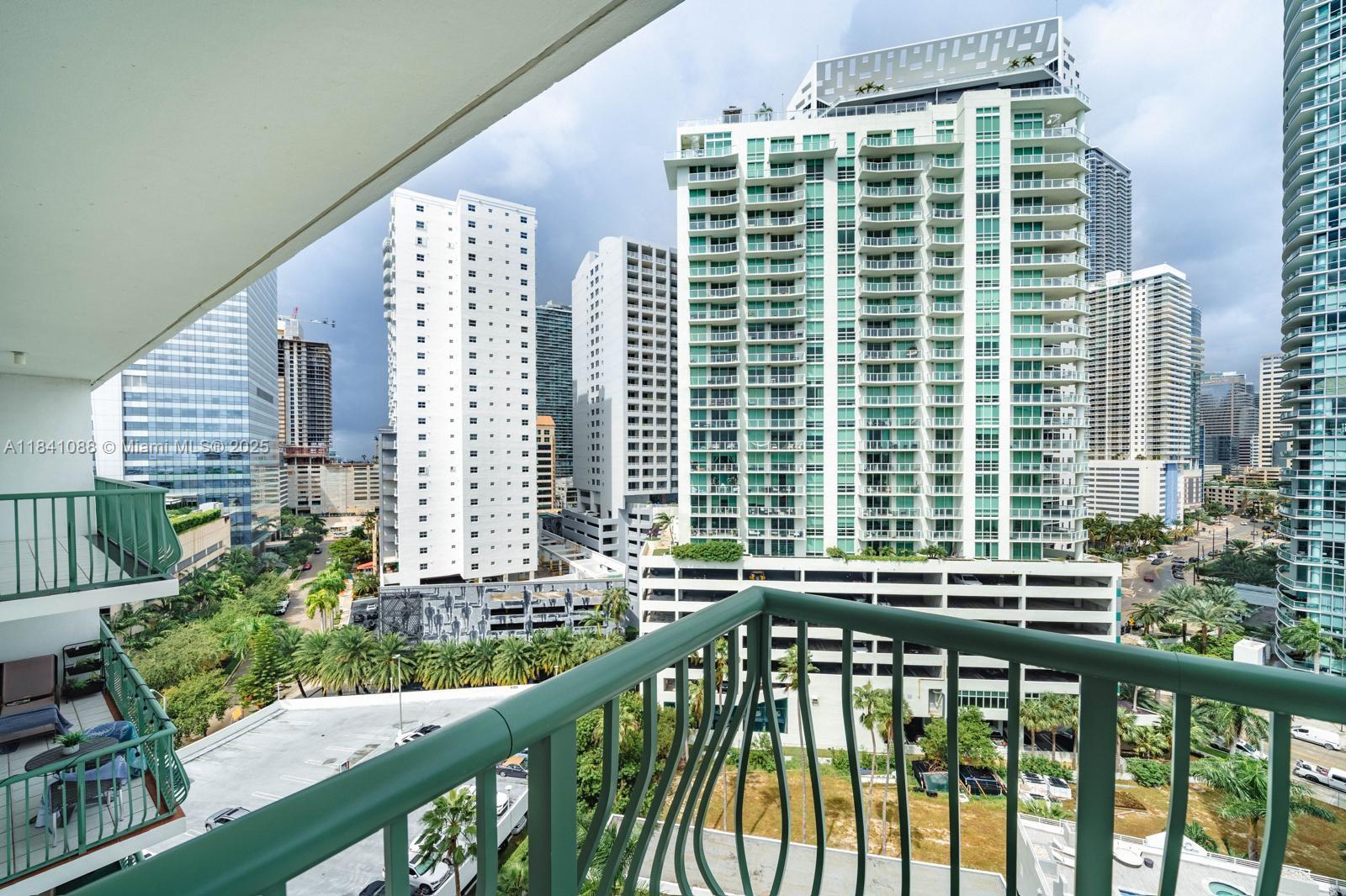 1408 Brickell Bay Dr 1415