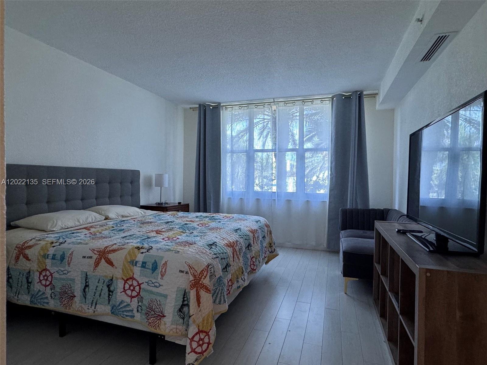 WAVE CONDO - Residential