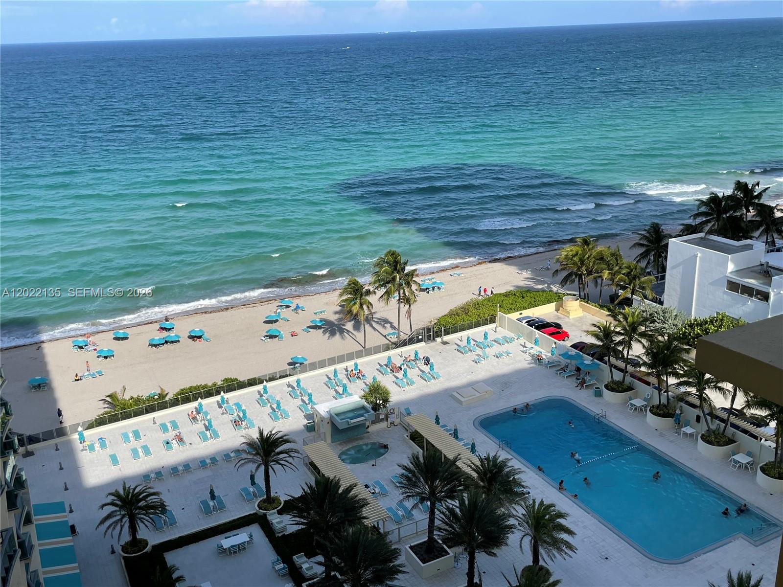 WAVE CONDO - Residential