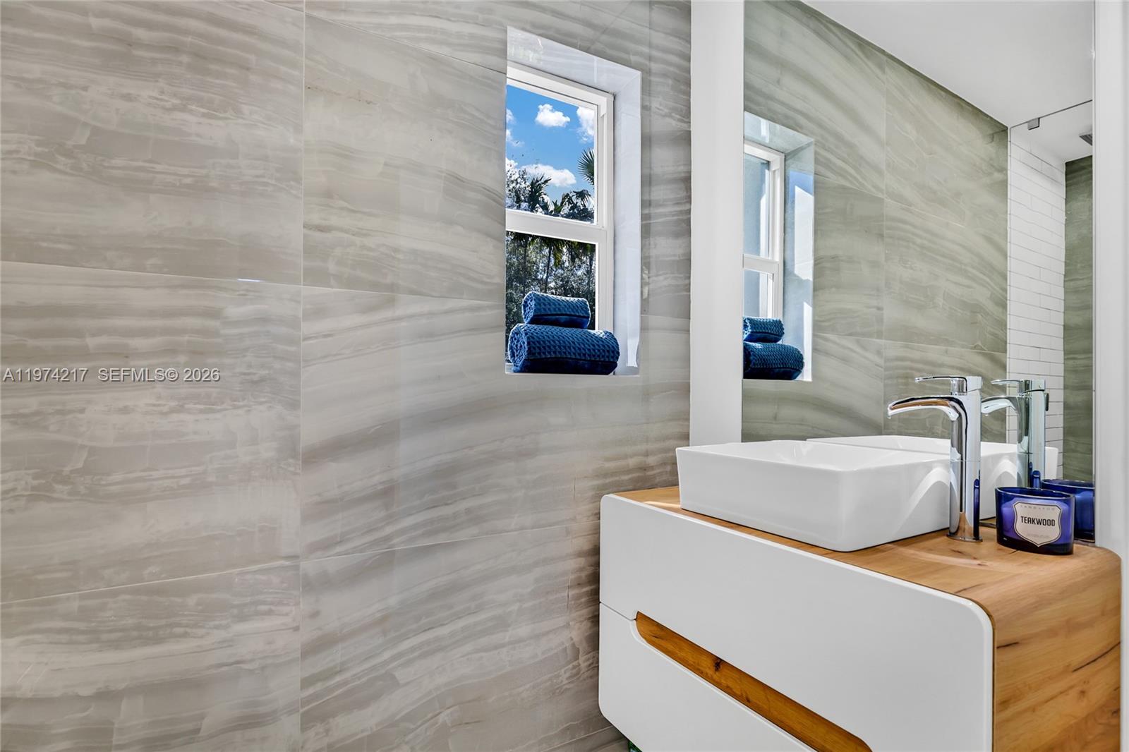 GOLF VIEW EST CORR PLAT - Residential Lease