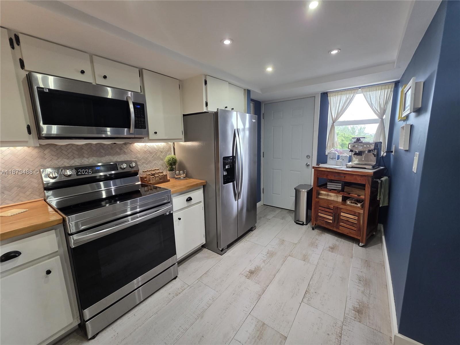 JADE WINDS GROUP-DAISY GA - Residential