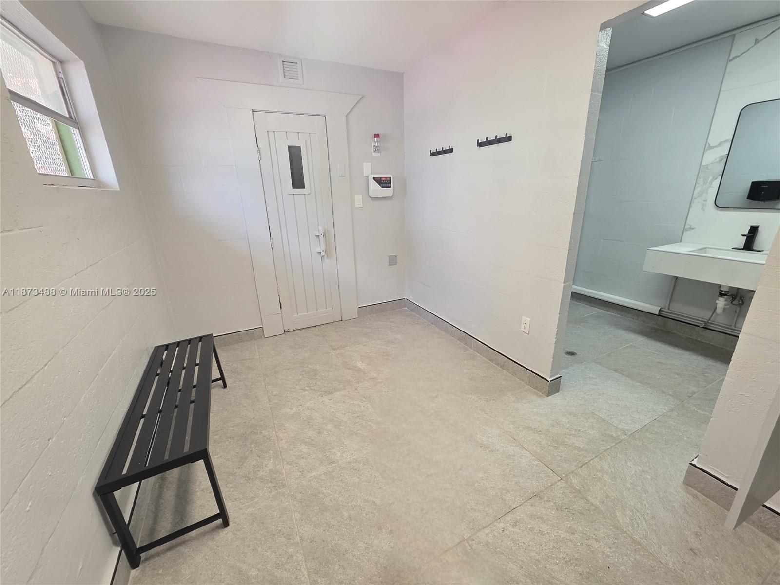 JADE WINDS GROUP-DAISY GA - Residential