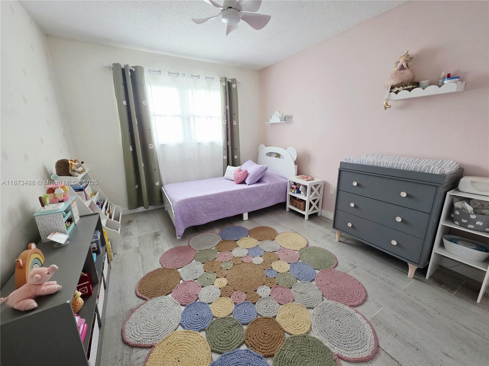 JADE WINDS GROUP-DAISY GA - Residential
