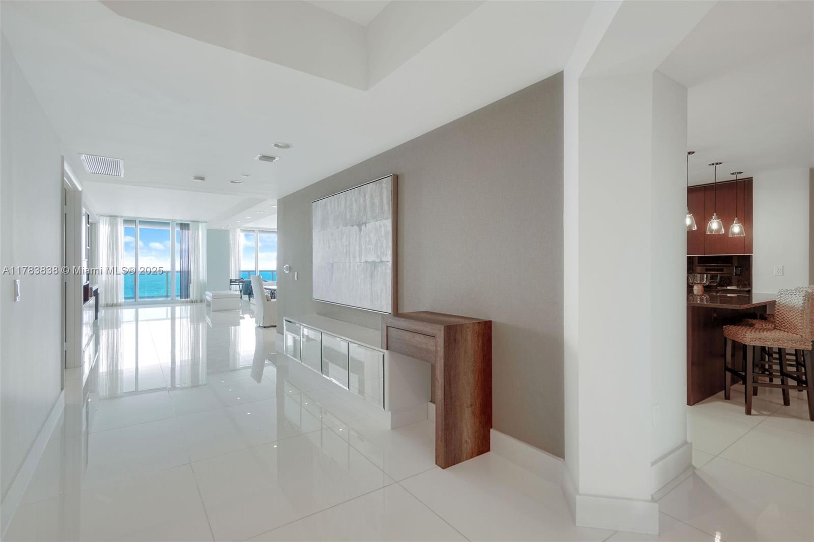 2711 HOLLYWOOD BEACH COND - Residential