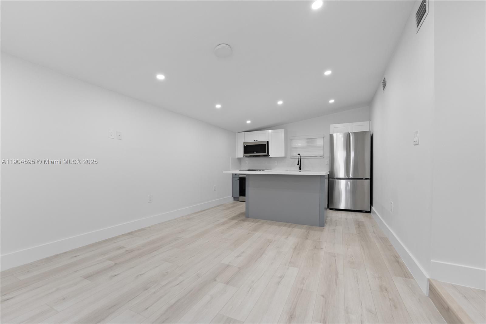 BRICKELL RIVERVIEW - Residential Lease