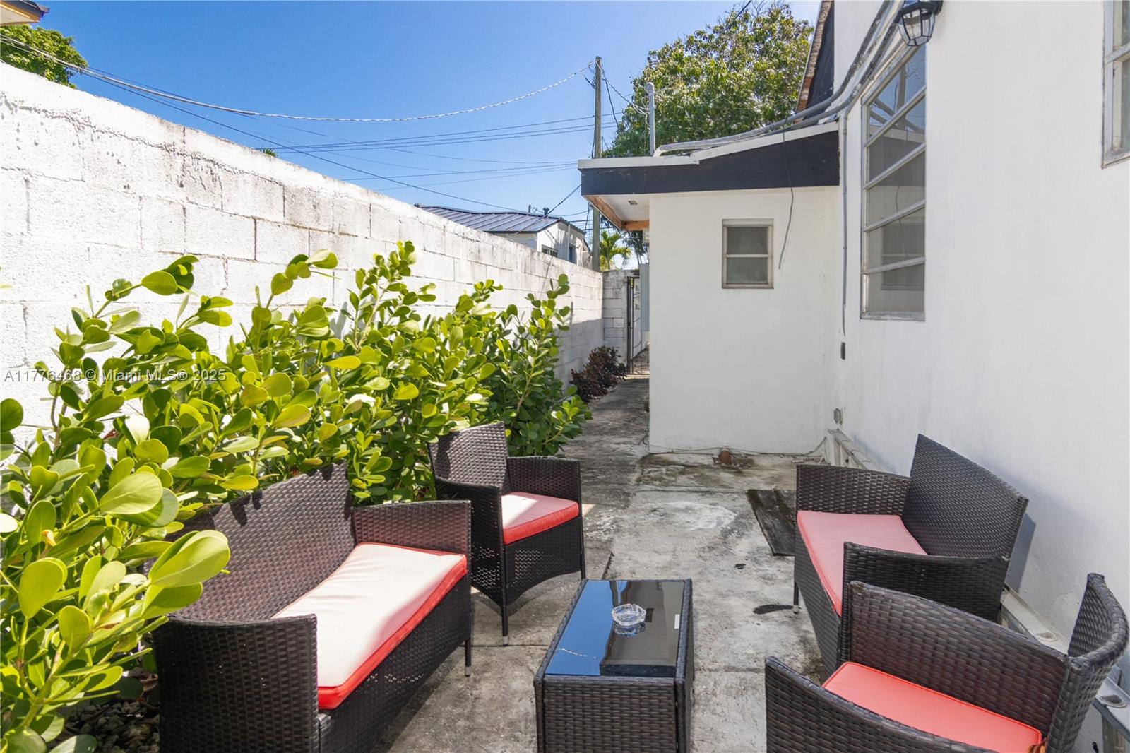 GRAPELAND - Residential Income