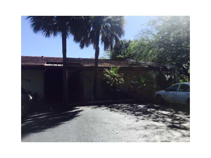 This property is to be placed in an upcoming auction. All Bids should be submitted at www.homesearch.com (void where prohibited). All auction properties are subject to a 5% buyer's premium pursuant to the Event Agreement and Auction Terms & Conditions (mi nimums will apply). Please contact listing agent for details and commission paid on this property.