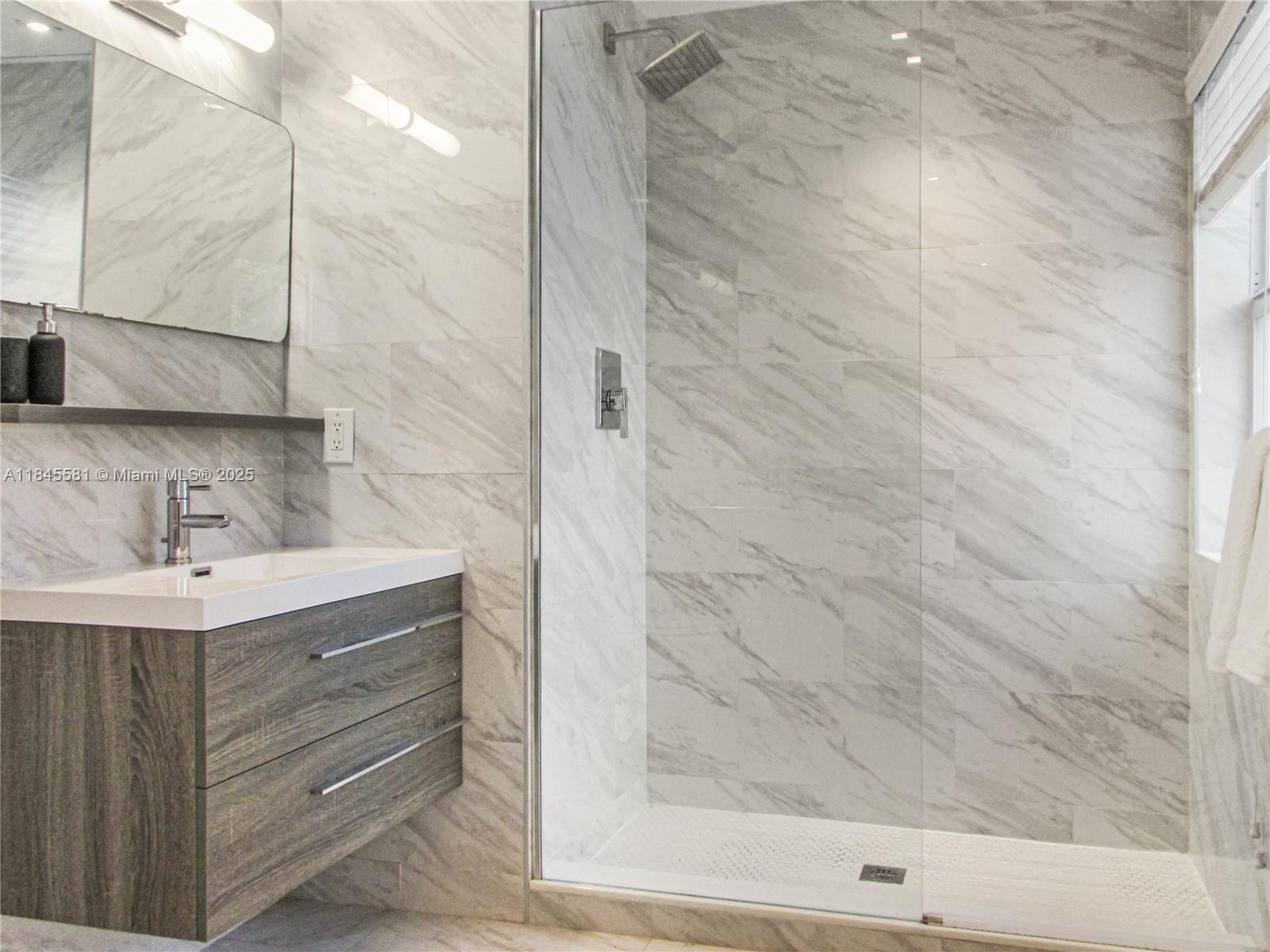 MIAMI SHORES SEC 3 - Residential Lease