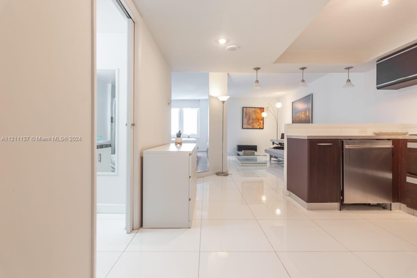 RONEY PALACE CONDO - Residential Lease