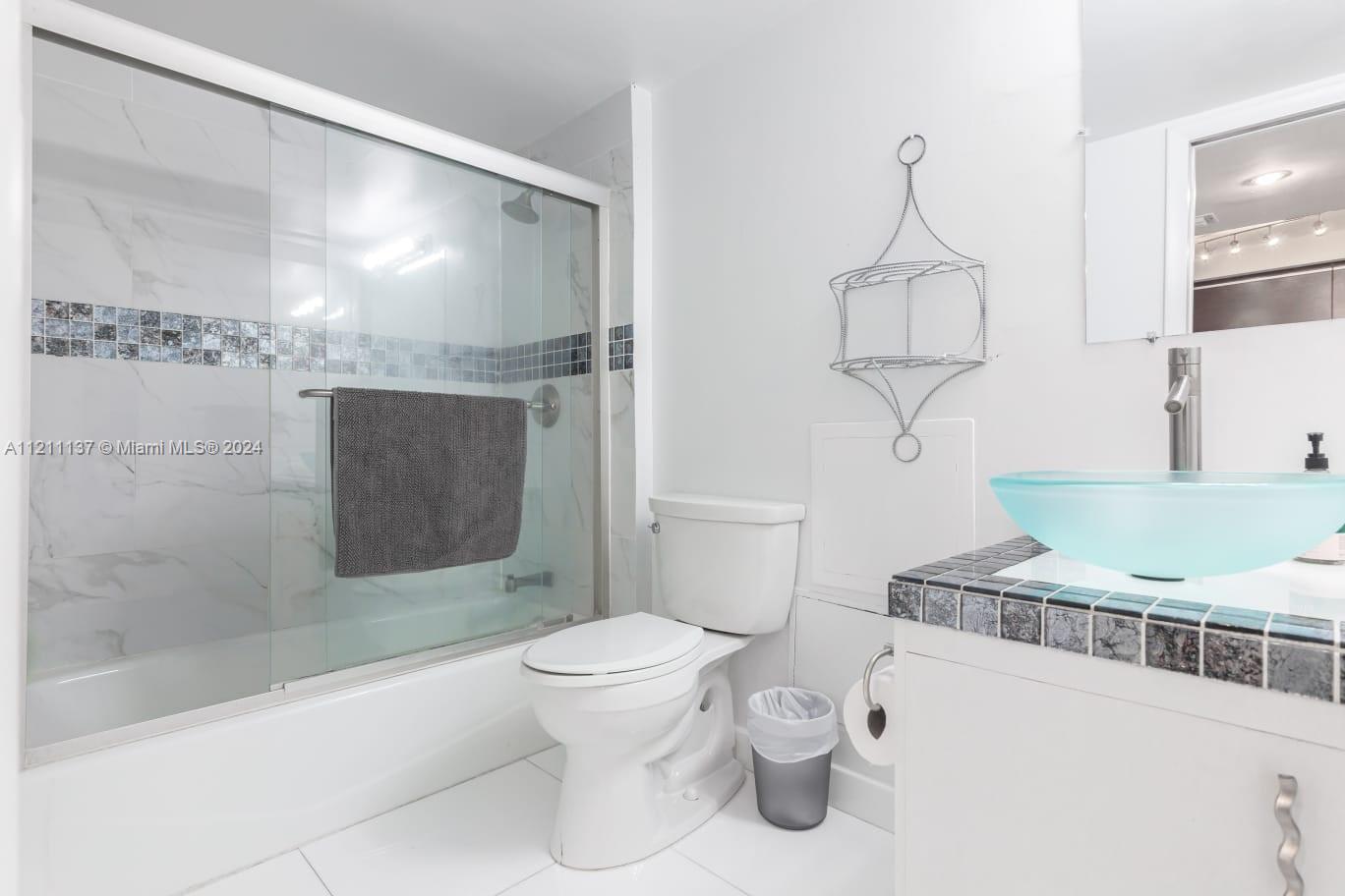 RONEY PALACE CONDO - Residential Lease