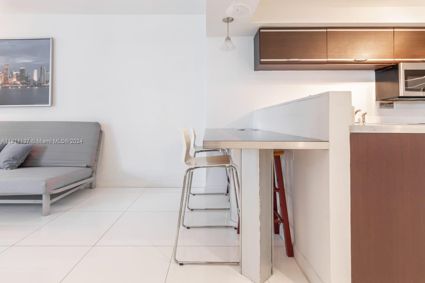 RONEY PALACE CONDO - Residential Lease