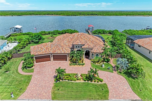 16488 LIGGETT CIR, PORT CHARLOTTE, FL 33981 - Image 6fe4dfd27bbe4097db5aef9868a5299a/1467961140