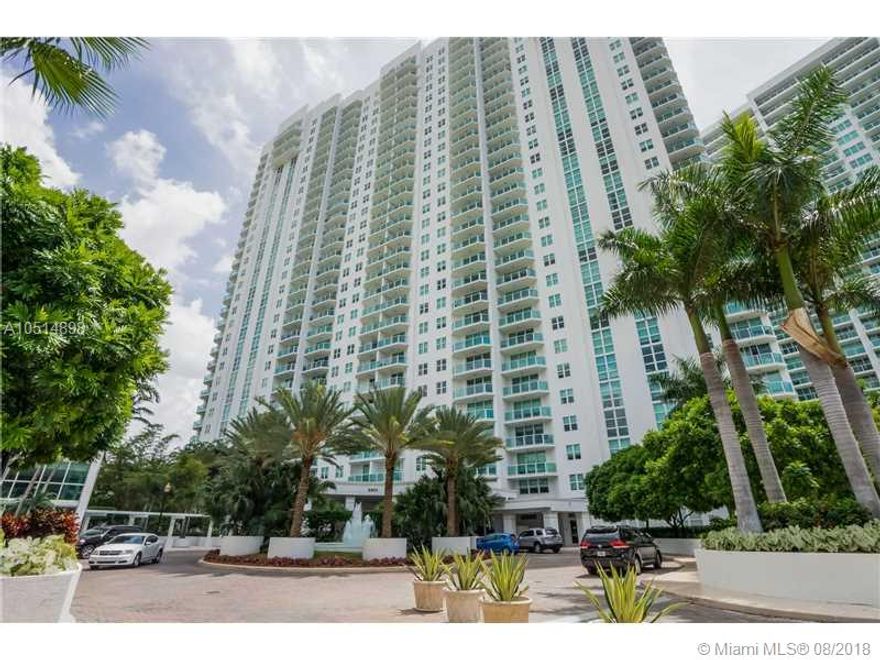 Gorgeous upgraded 2 bed. 2.5 baths plus den at the prestigious: The Peninsula II building!! overlooking the Ocean and the Intercostal. Marble floors, California closets, granite counter top. Amenities at the building: 2 pools, kids playground, BBQ