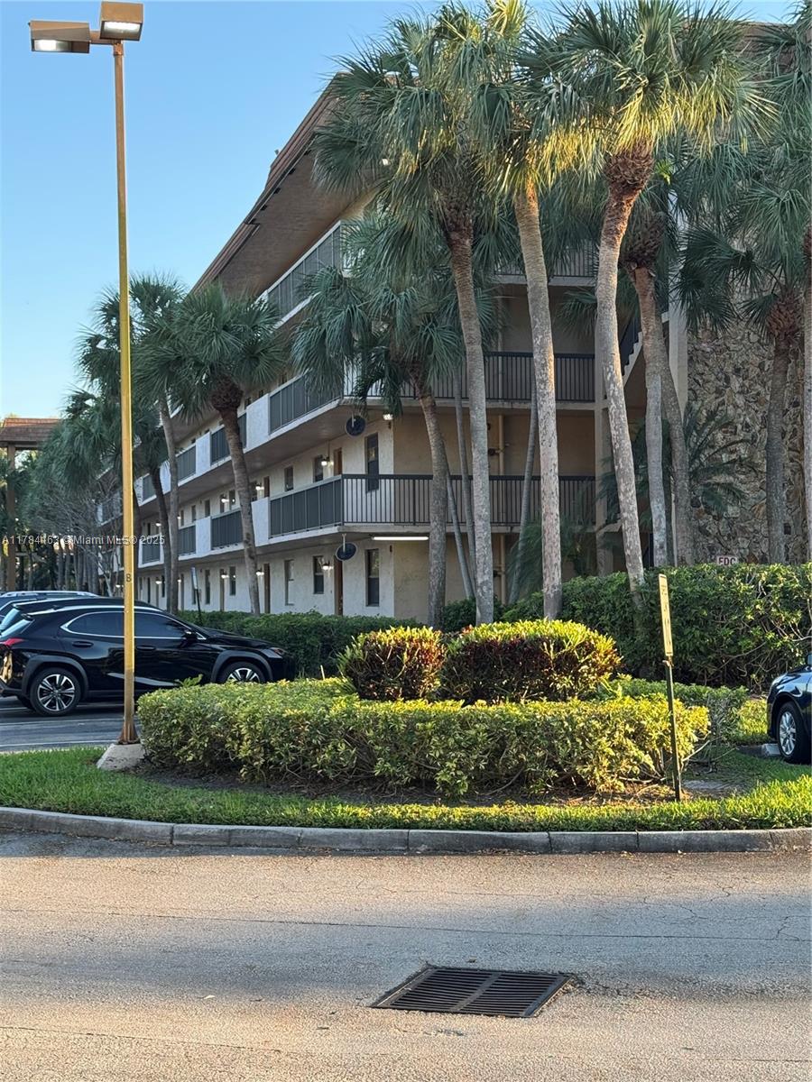 4960 E Sabal Palm Blvd 406