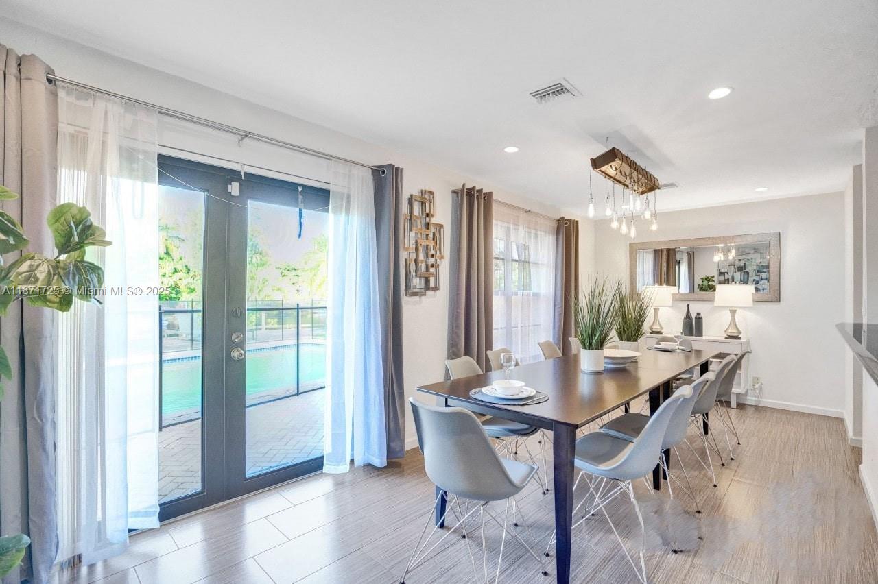 RIVERSIDE COVE - Residential