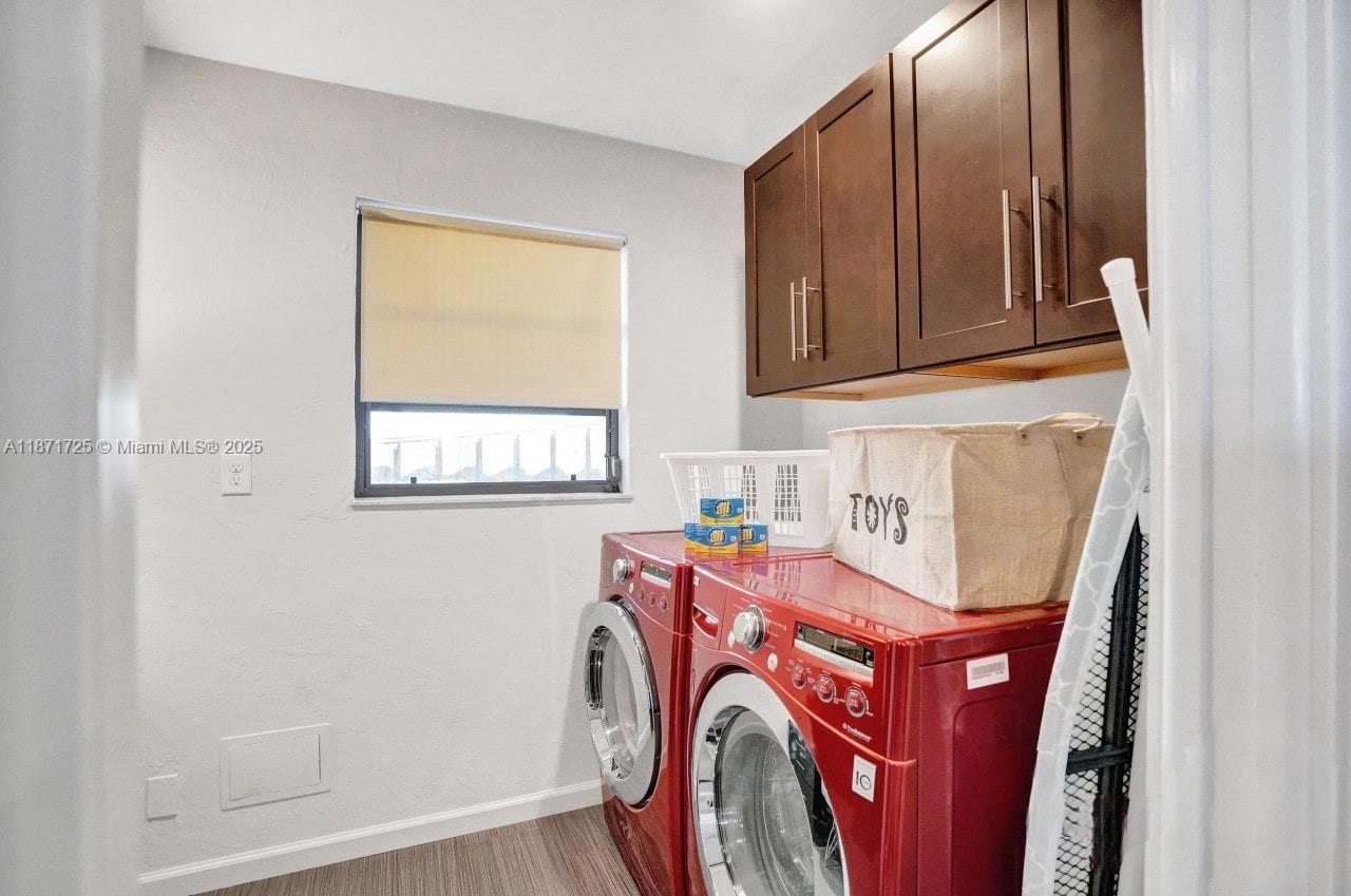 RIVERSIDE COVE - Residential