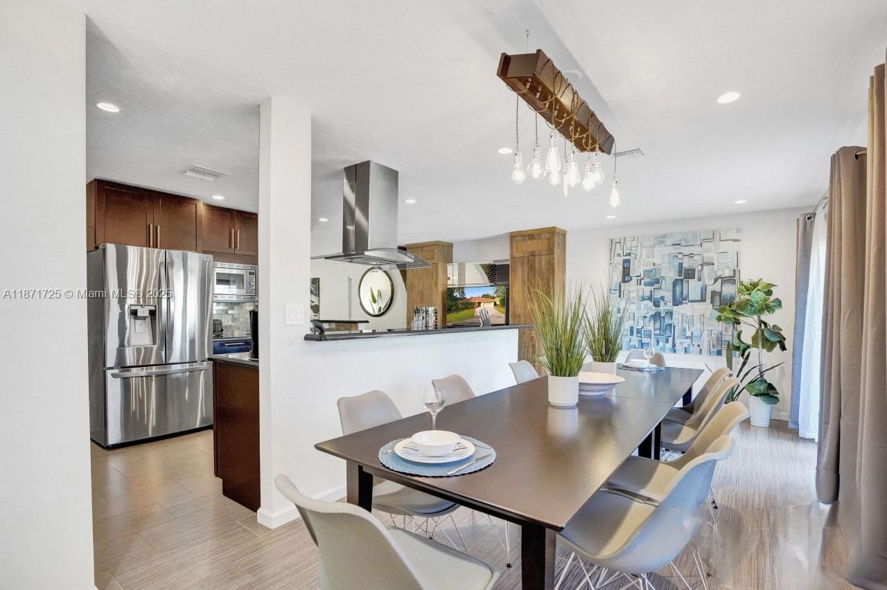 RIVERSIDE COVE - Residential