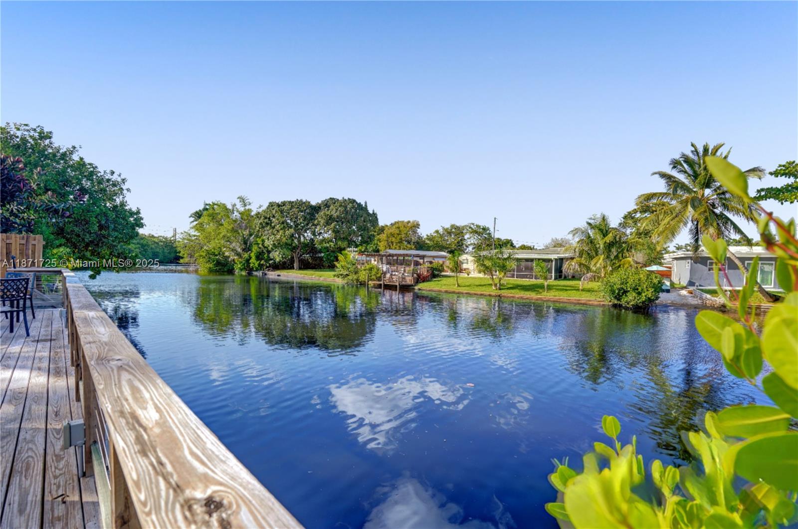 RIVERSIDE COVE - Residential