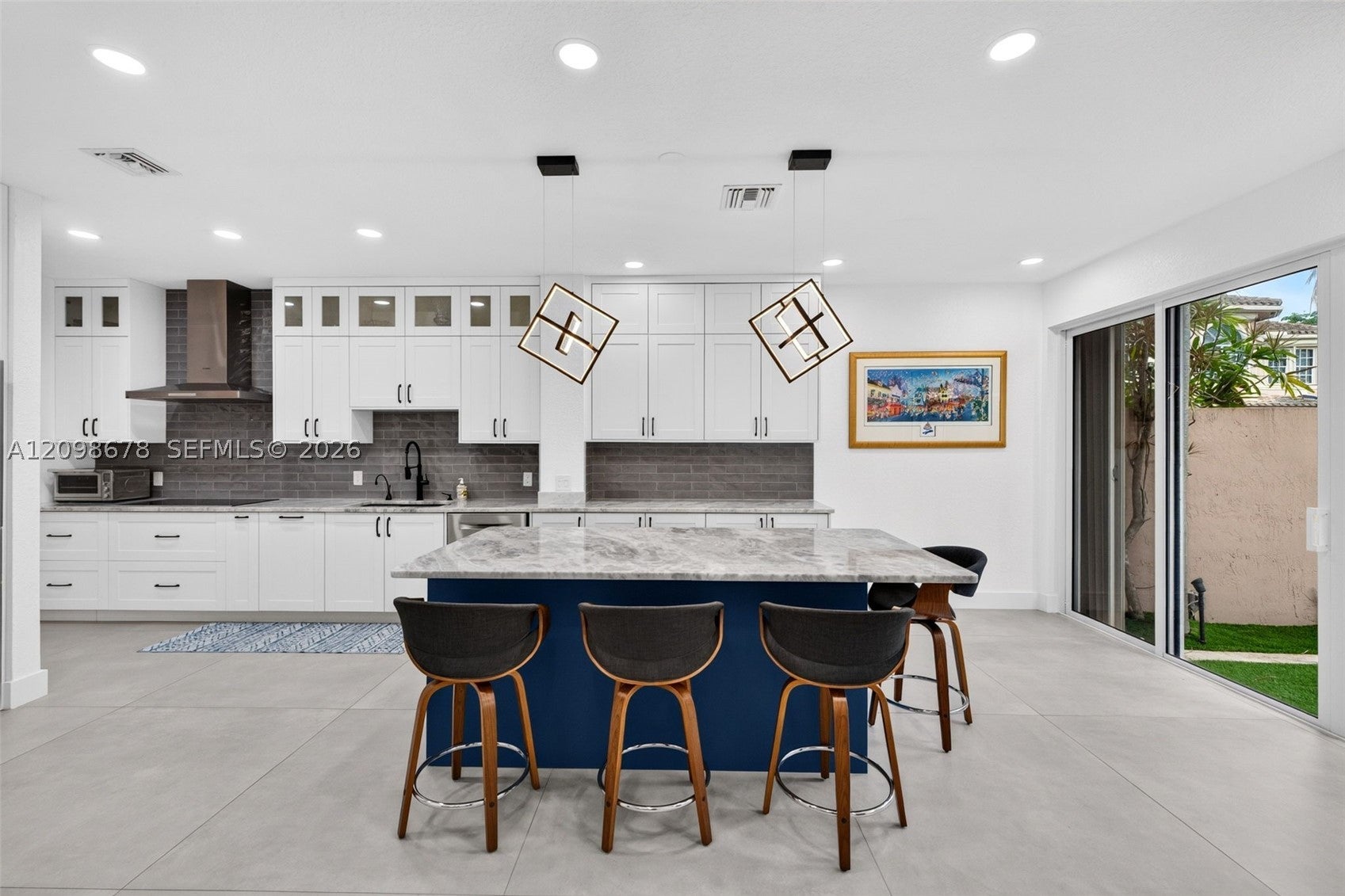 200 NE 14th Ave 6