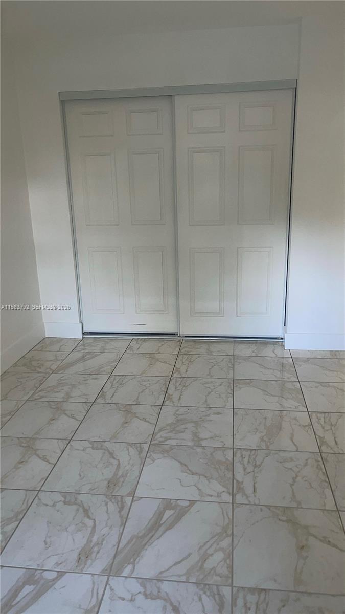 VENETIAN GARDENS AT COUNT - Residential Lease