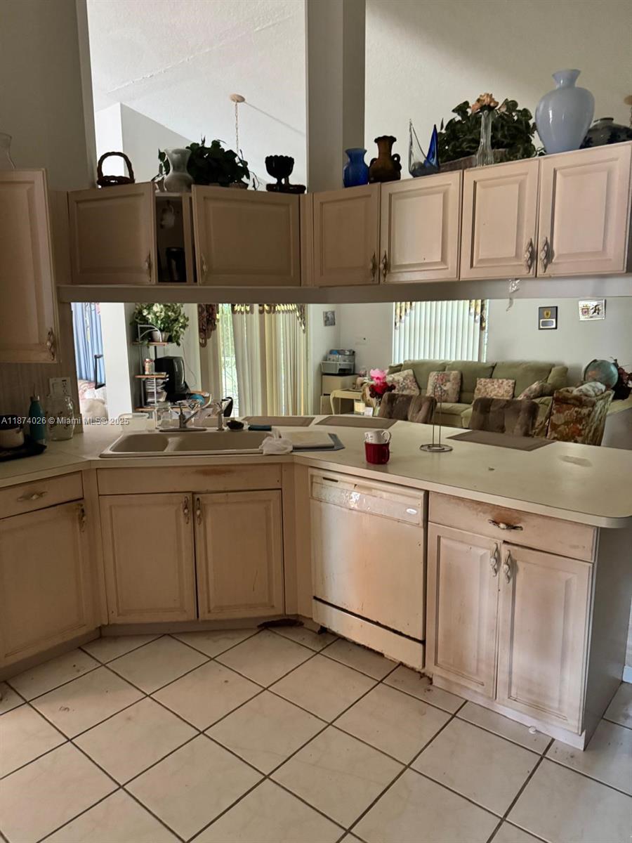 SARATOGA AT ROYAL PALM 1 - Residential