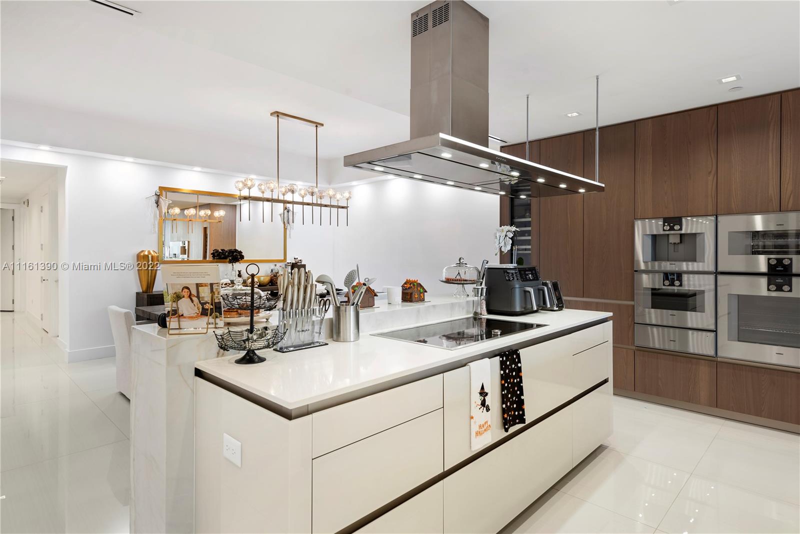 Turnberry Ocean Club - Residential