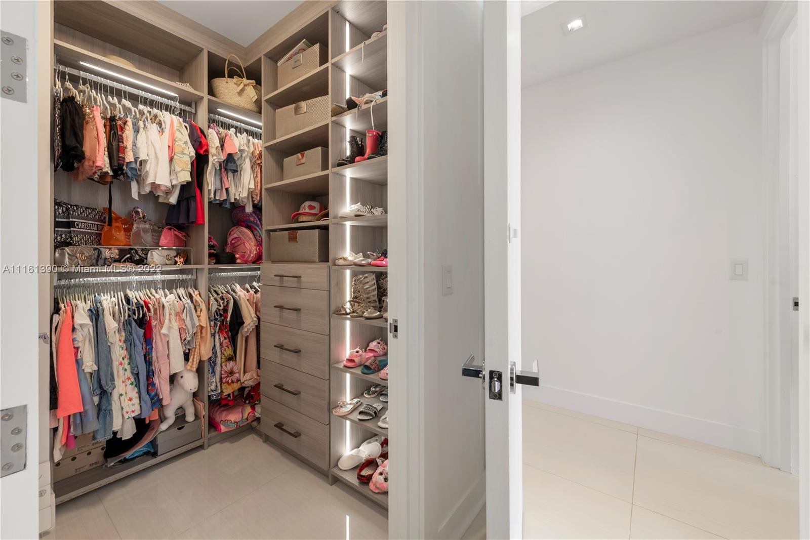 Turnberry Ocean Club - Residential