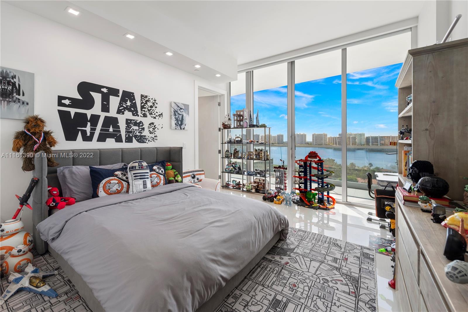 Turnberry Ocean Club - Residential