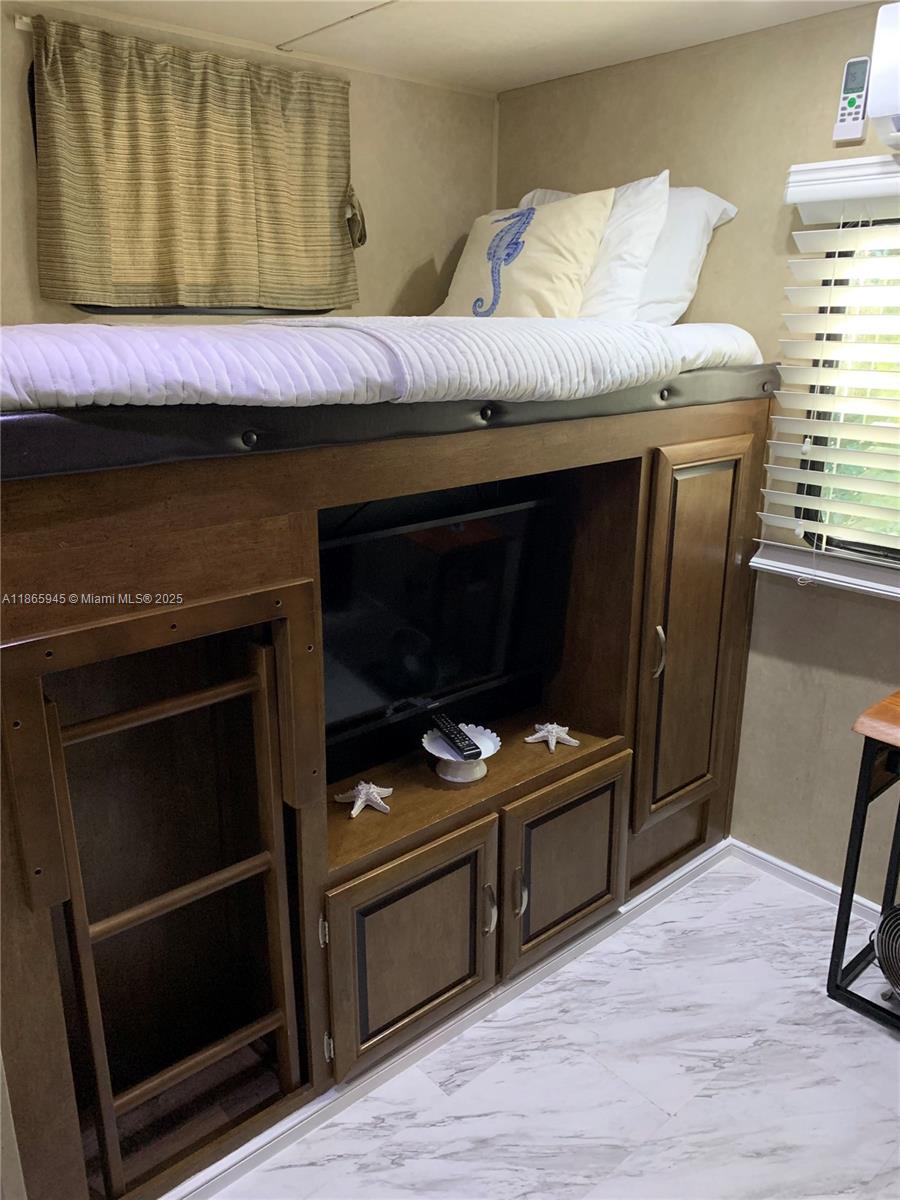 CALUSA CAMPGROUND - Residential