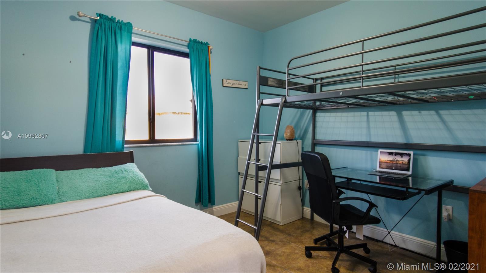 KASALTA VILLAS CONDO - Residential Lease