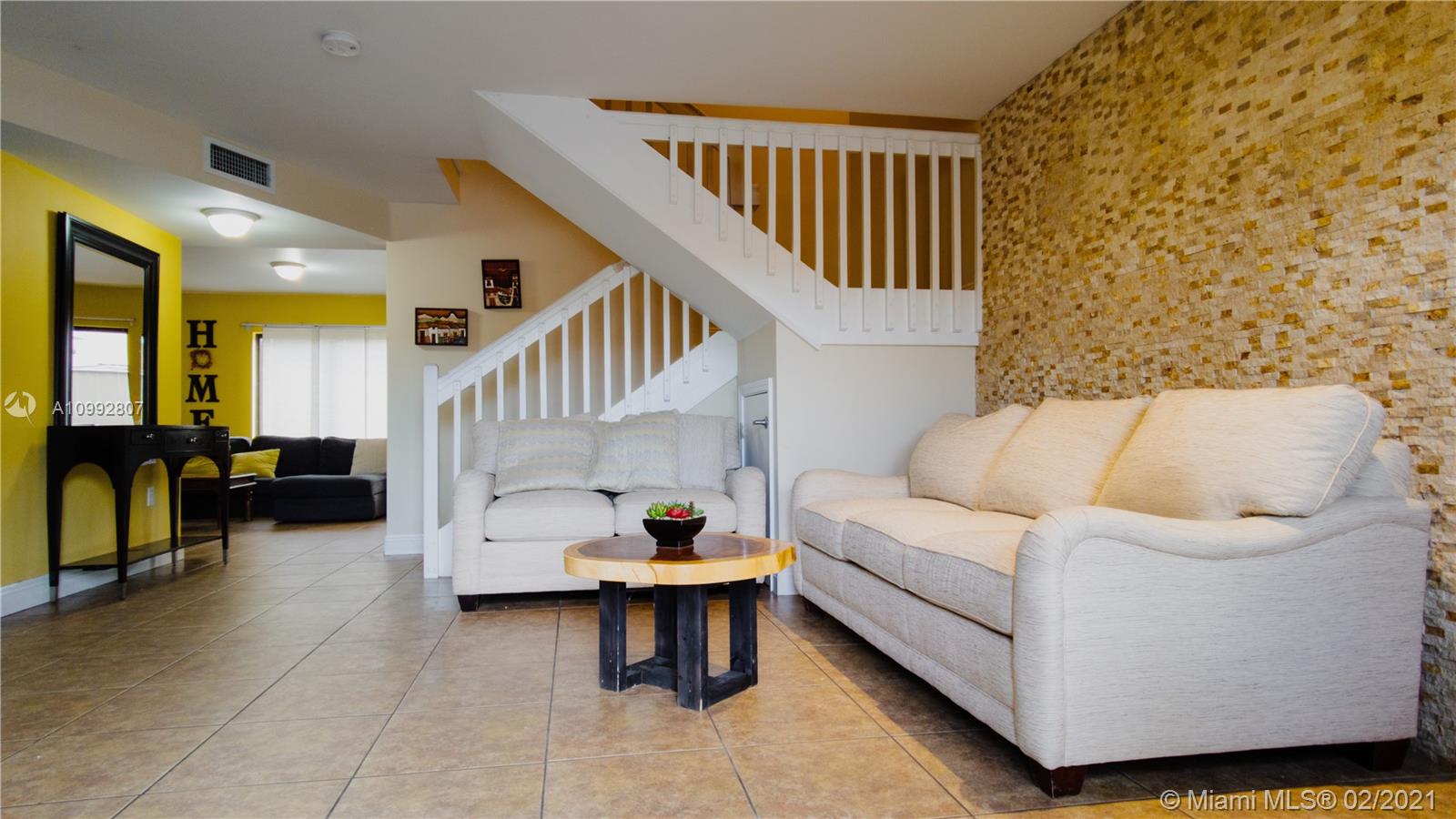 KASALTA VILLAS CONDO - Residential Lease