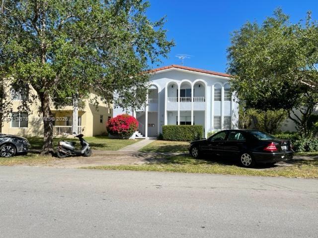 517 Menendez Ave -
