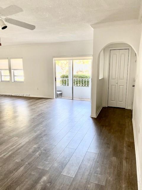 517 Menendez Ave -