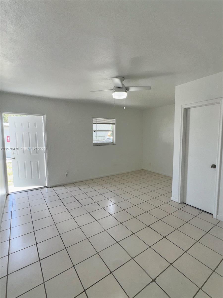 HALLANDALE PARK - Residential Lease