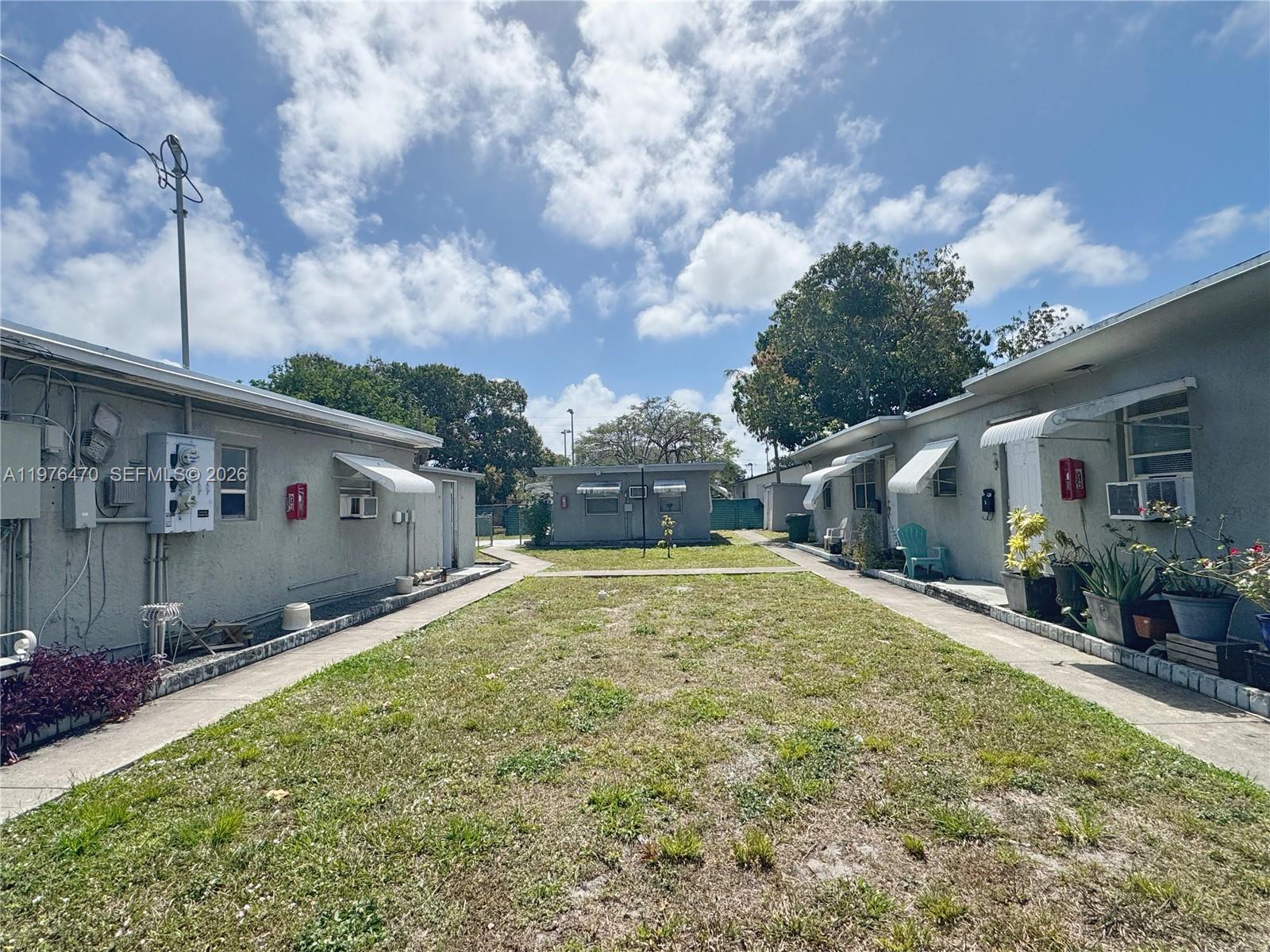 HALLANDALE PARK - Residential Lease