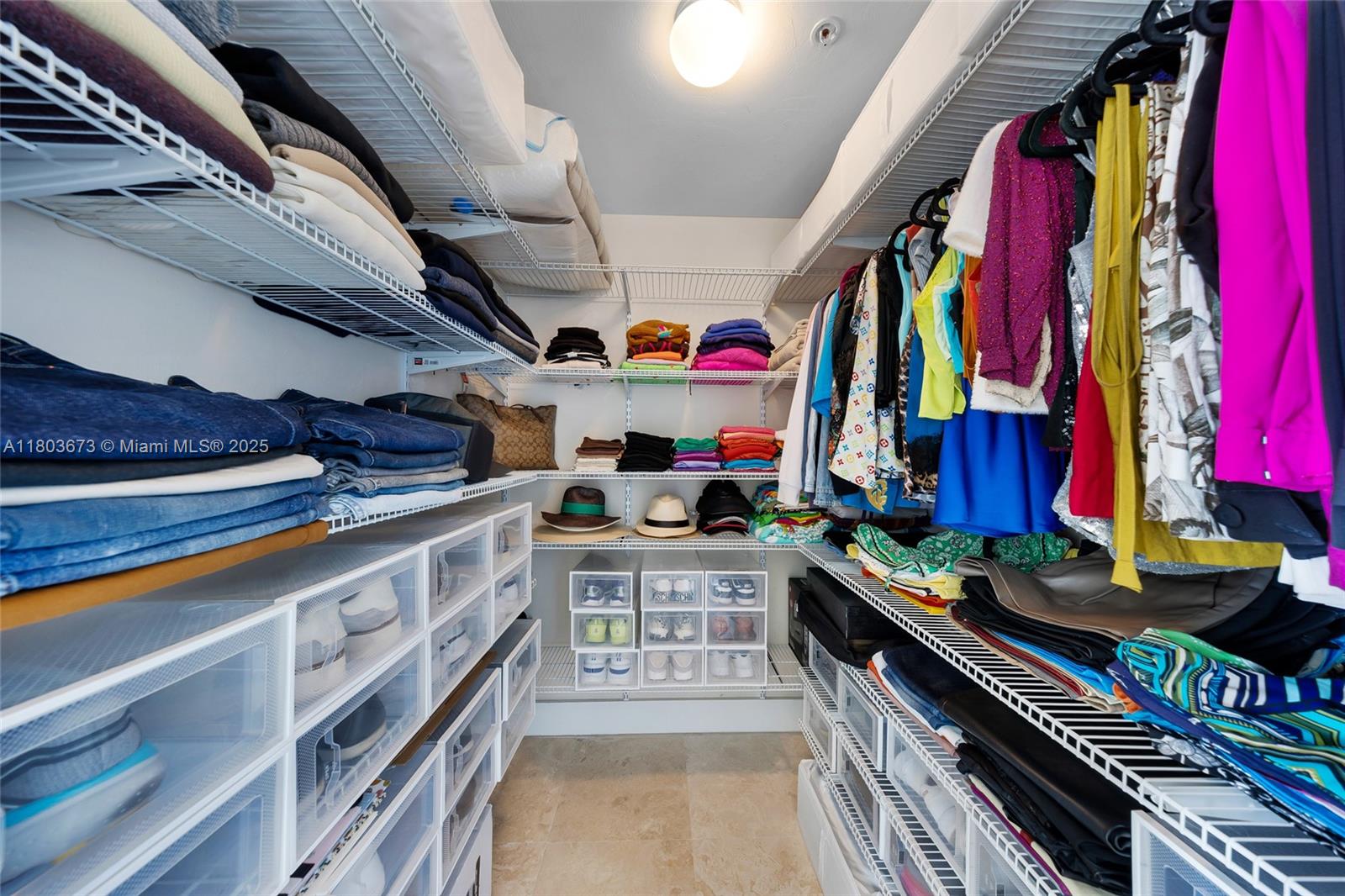 THE OAKS I CONDO - Residential