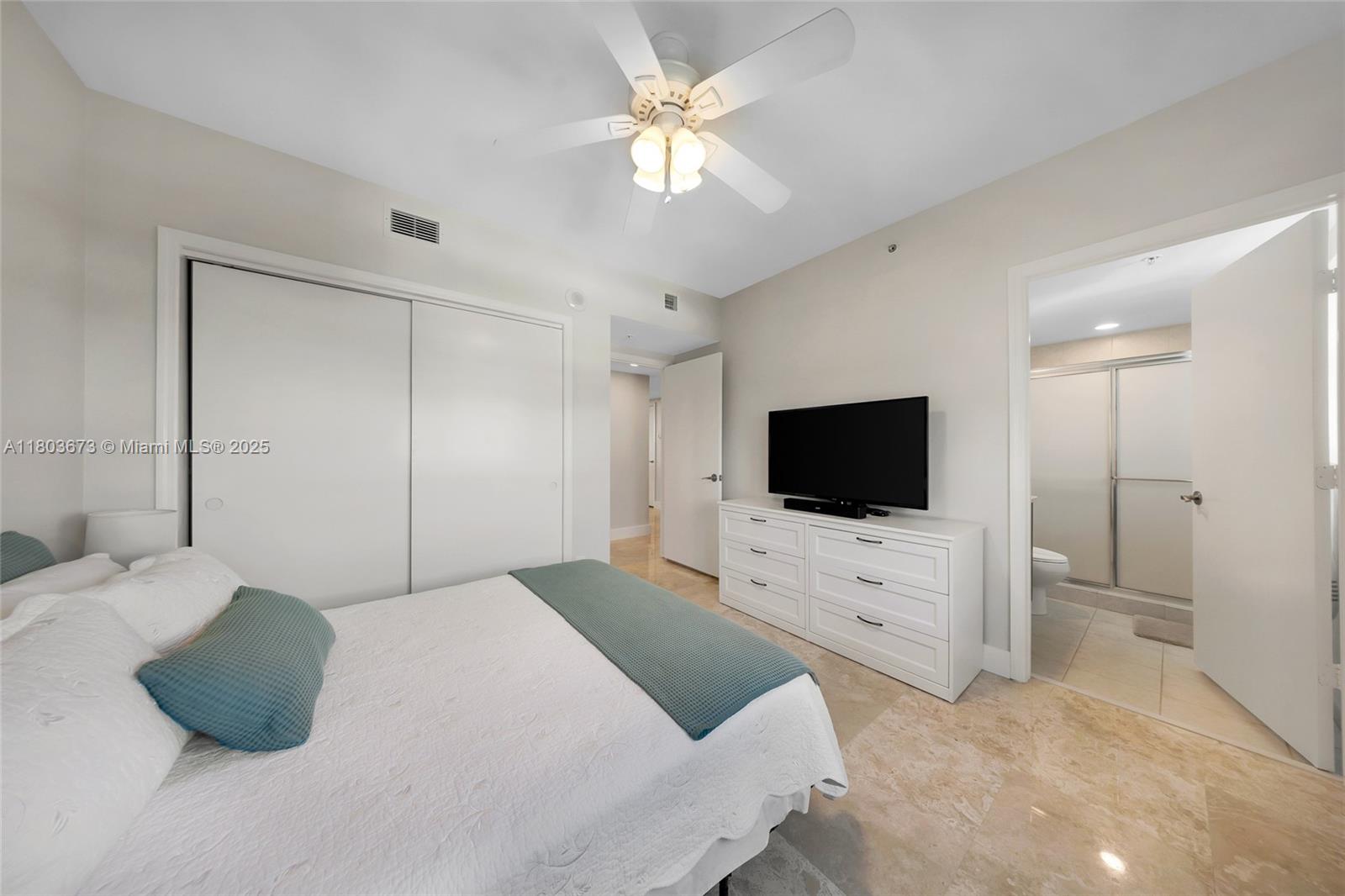 THE OAKS I CONDO - Residential