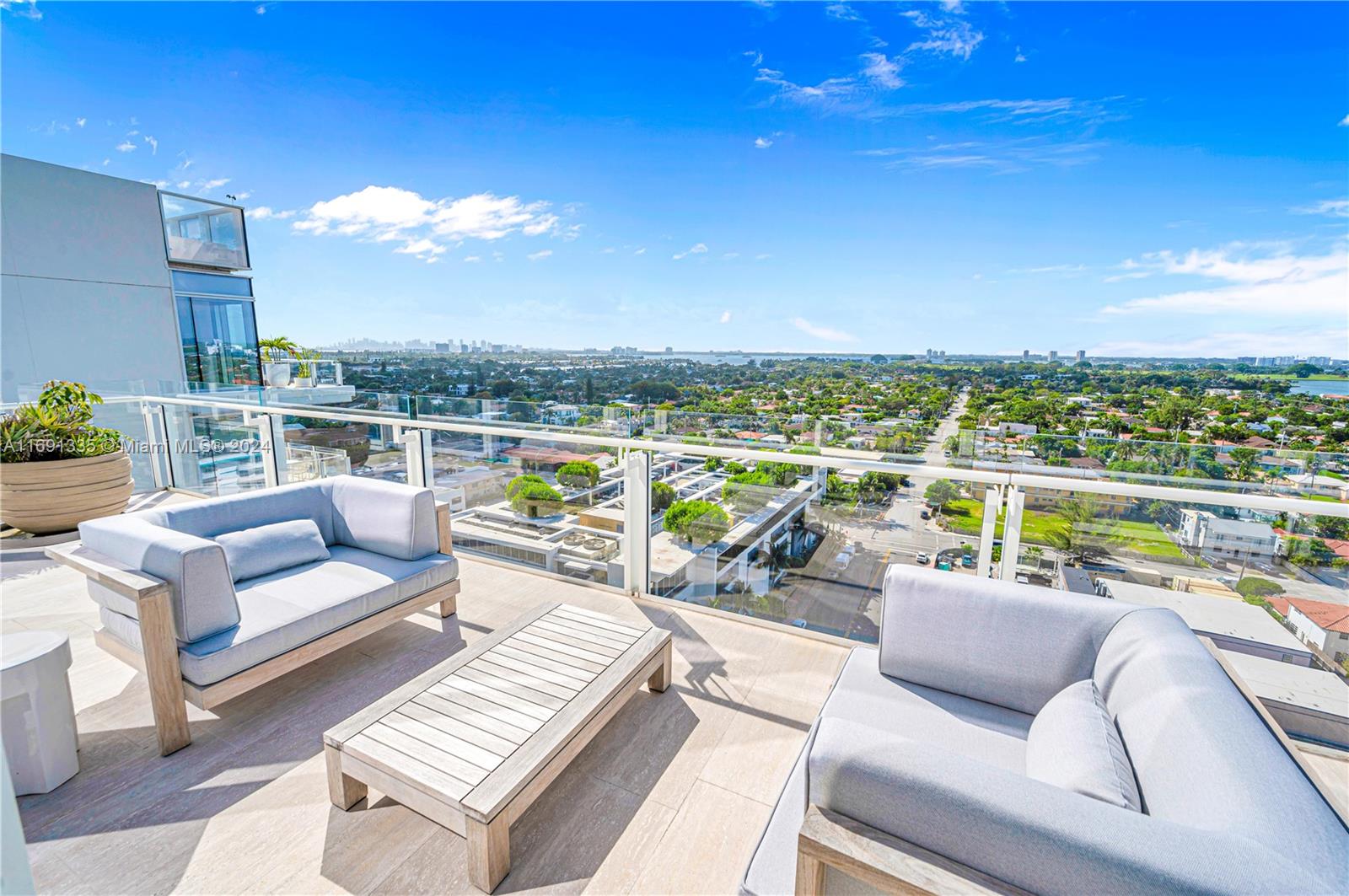 SURF CLUB CONDO - Residential