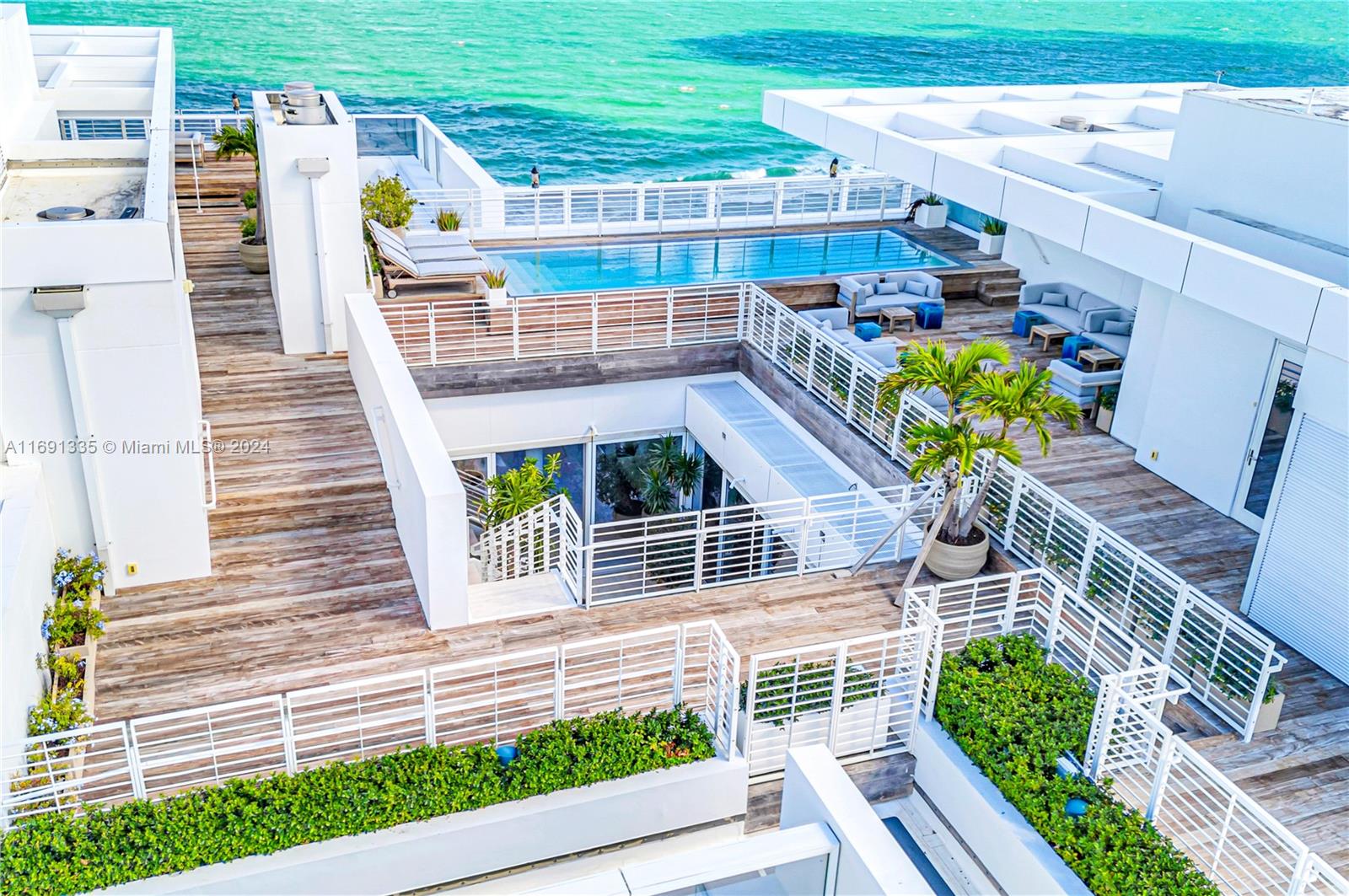 SURF CLUB CONDO - Residential