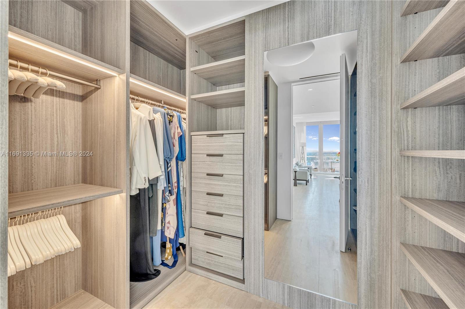 SURF CLUB CONDO - Residential