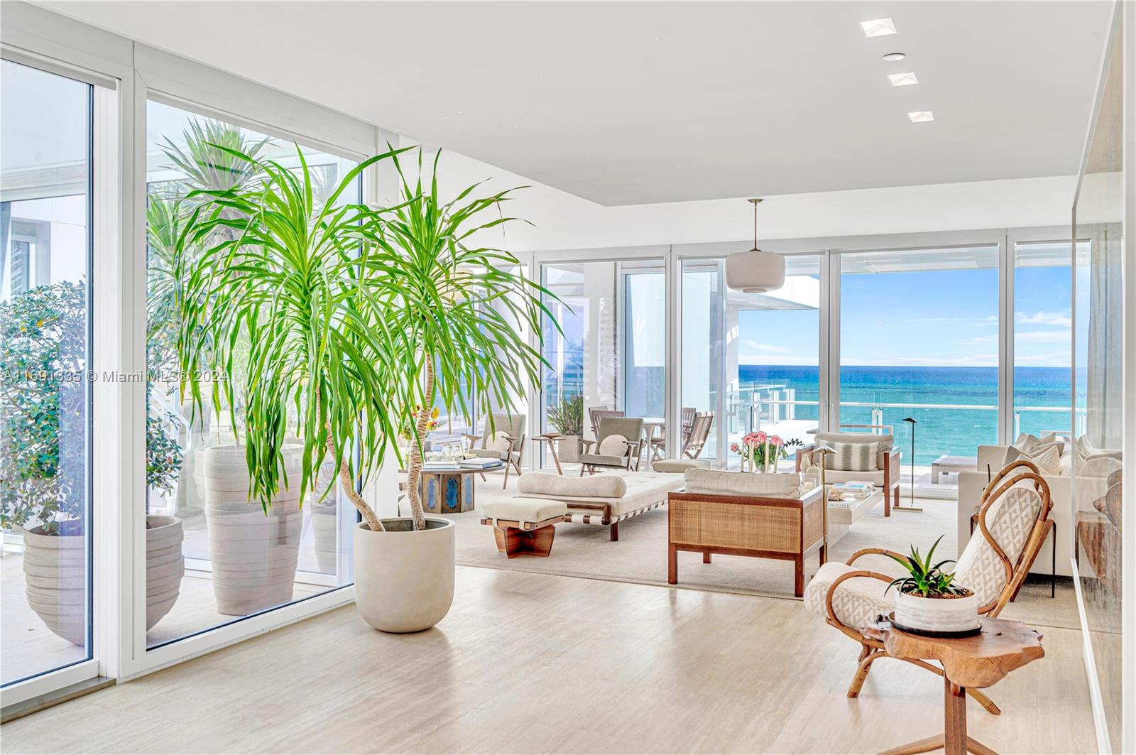 SURF CLUB CONDO - Residential